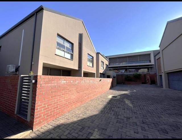 3 BEDROOM PROPERTY TO RENT IN LYNNWOOD